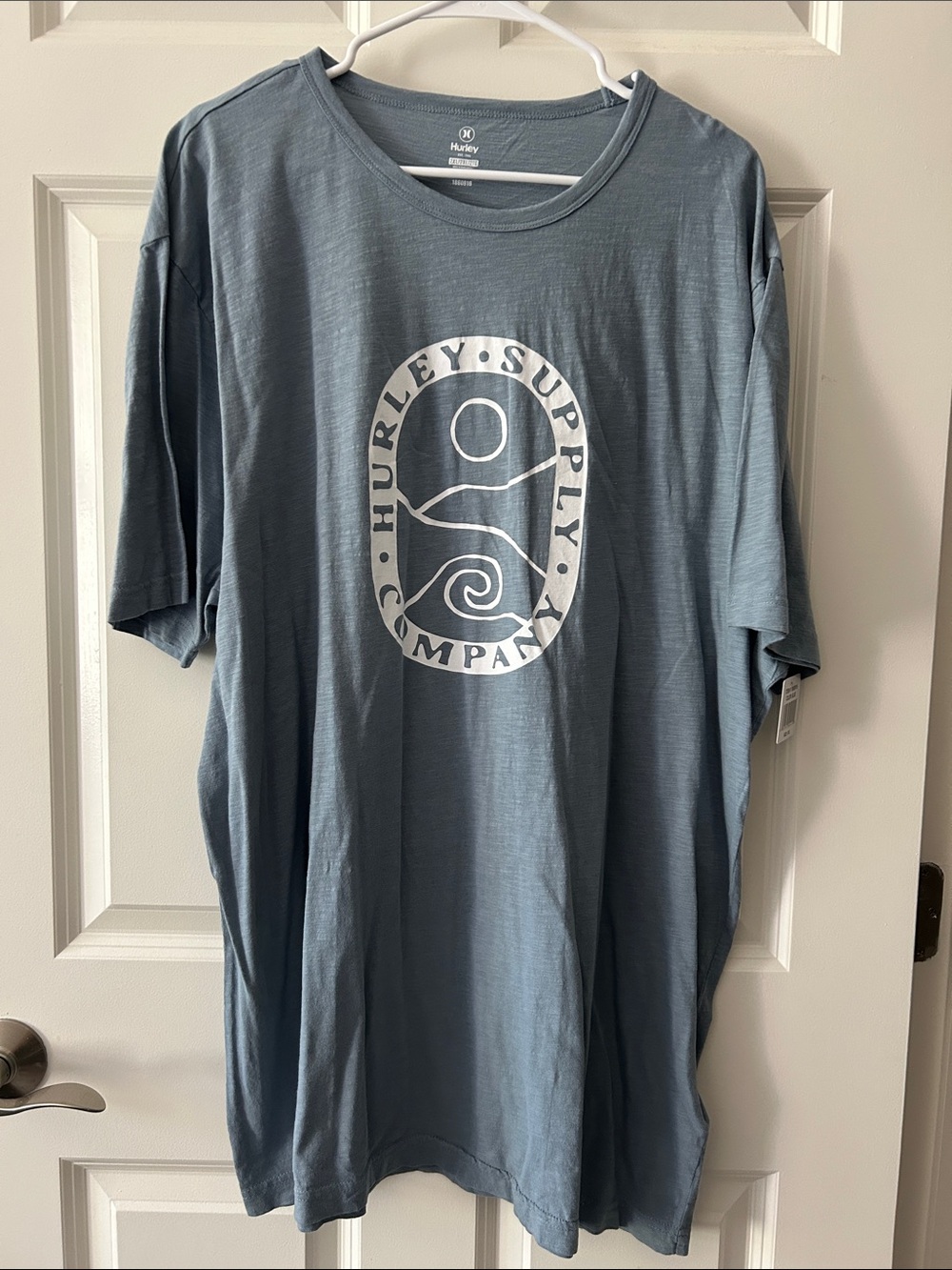 Hurley Supply Co Men's Short Sleeve Logo Graphic Tee in Slate Blue